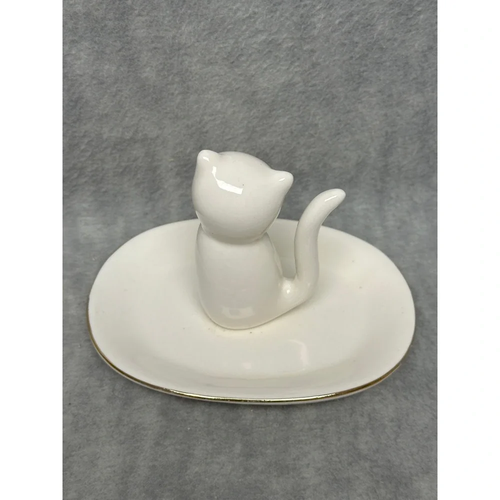 Cat Ring Holder Trinket Dish White Ceramic Gold Rim Figurine 2015 Tri-Coastal